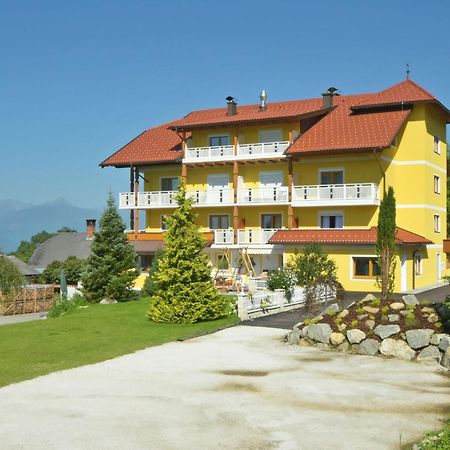 Hotel Berghof Millstatt Bagian luar foto