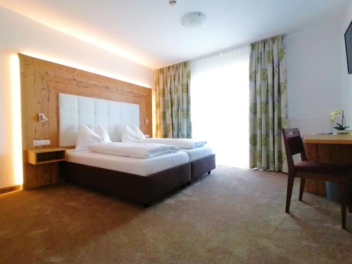 Hotel Berghof Millstatt Bagian luar foto