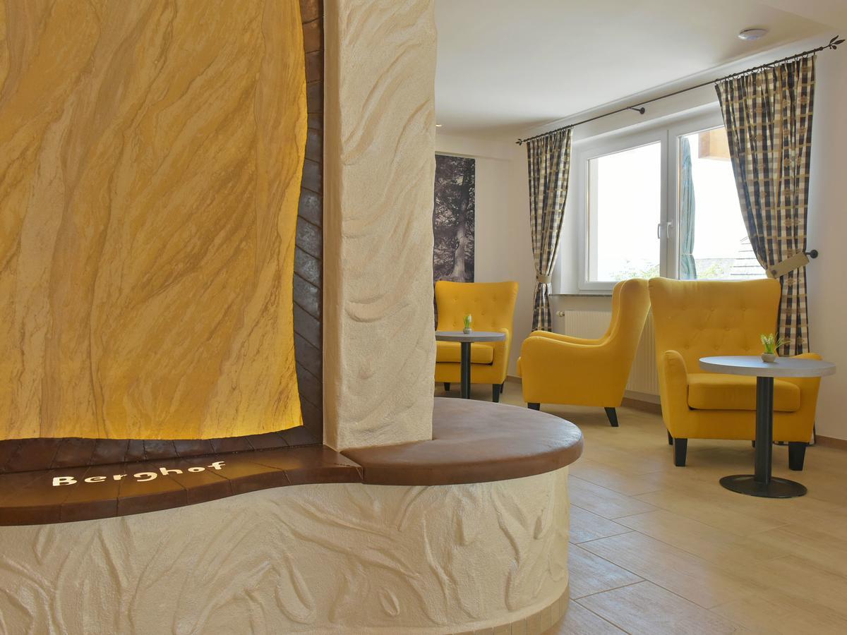Hotel Berghof Millstatt Bagian luar foto