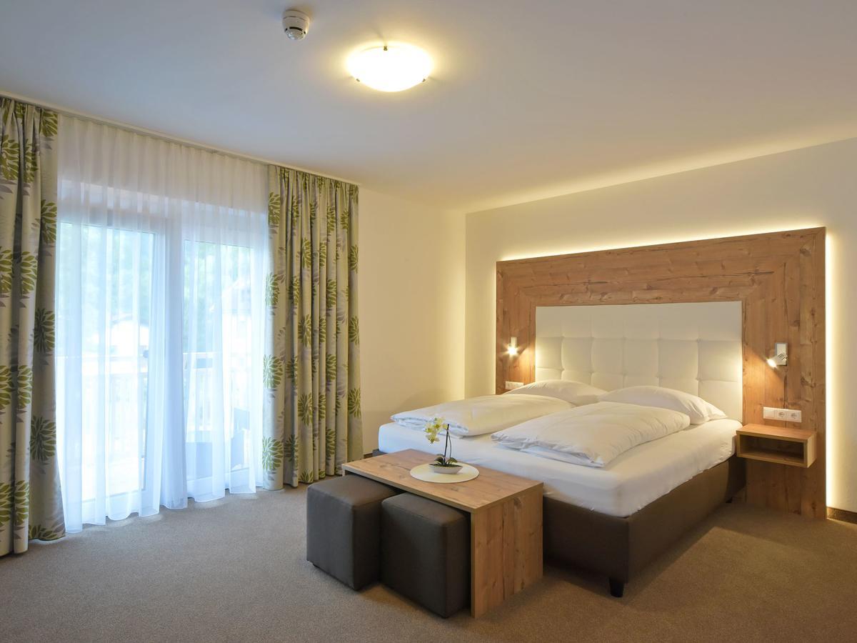 Hotel Berghof Millstatt Bagian luar foto