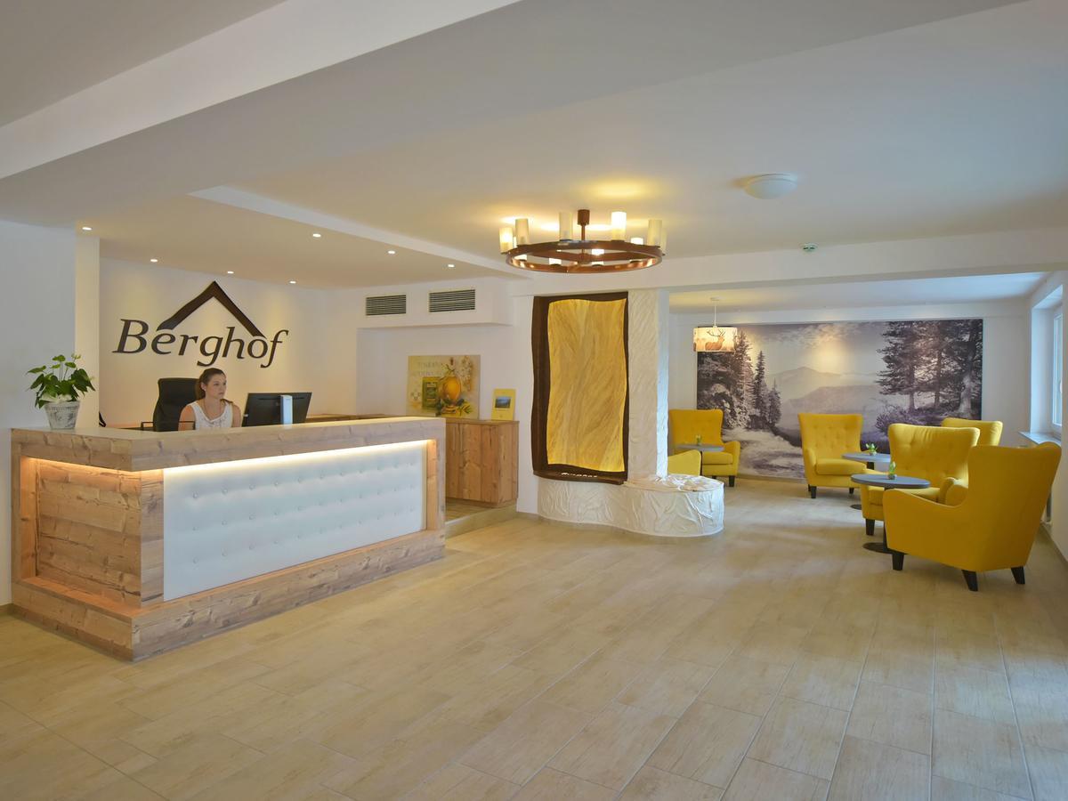 Hotel Berghof Millstatt Bagian luar foto