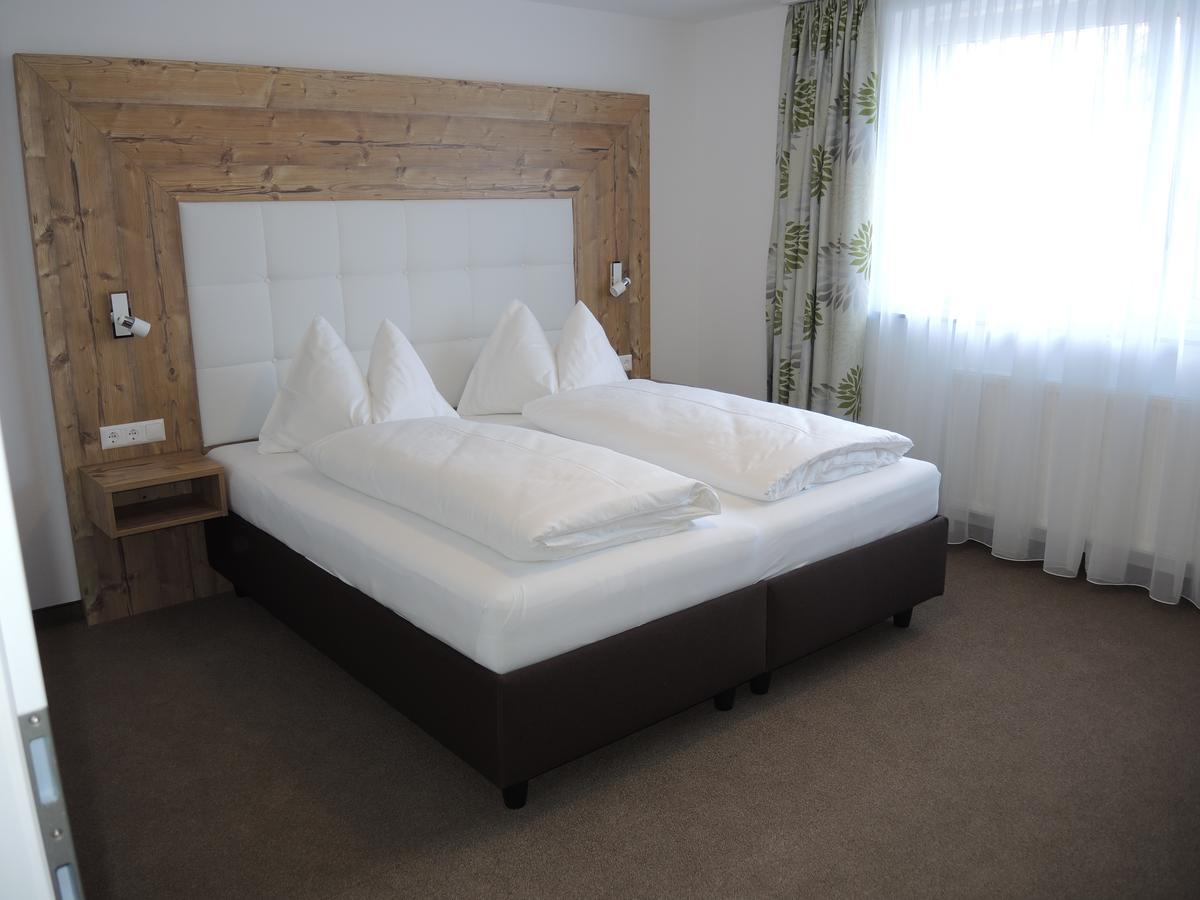 Hotel Berghof Millstatt Bagian luar foto