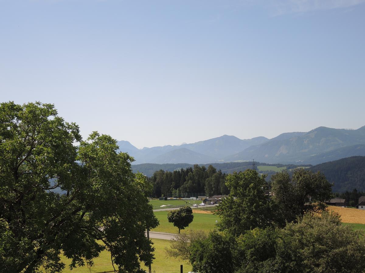 Hotel Berghof Millstatt Bagian luar foto
