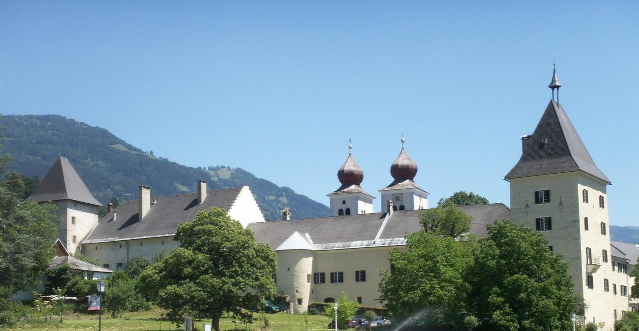 Hotel Berghof Millstatt Bagian luar foto